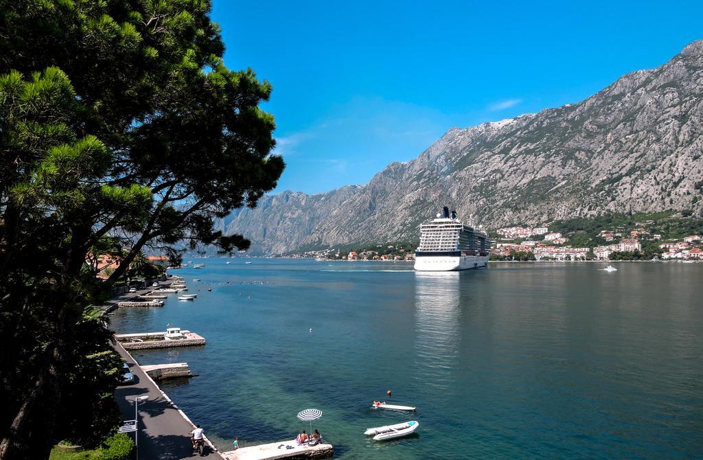 Ribica Apartments Kotor Buitenkant foto