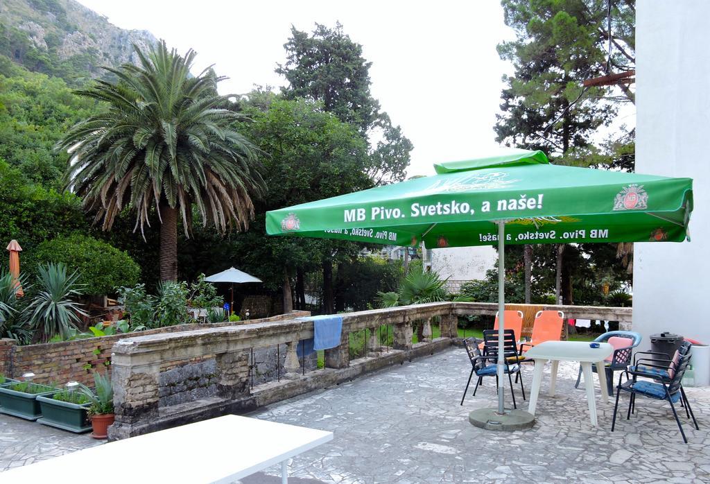 Ribica Apartments Kotor Buitenkant foto